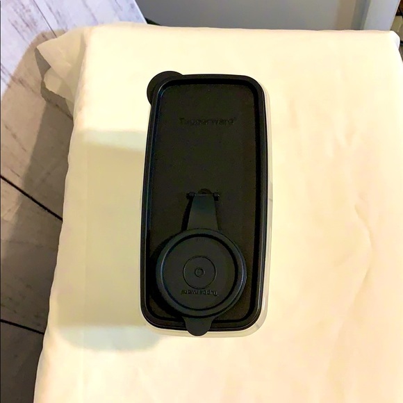 Tupperware Cereal Container - Picture 3 of 4